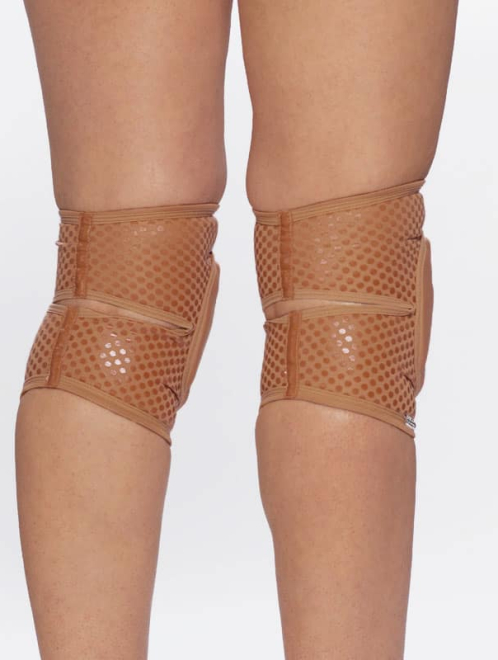 Grippy knee pads Nude Caramel – QUEEN